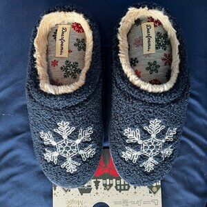 FREE SHIPPING Dearfoams Slippers Womens Size 7-8 Black Snowflake